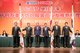 楊永清董事長向三家新成立公司的主要領導授旗