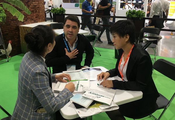 Informa Markets臺灣總經理劉櫻惠說，在展期尚未更改前，大會收到來自各國的建議與經驗分享，為了回應產業期待，大會最終決定改期，也深刻感受到肩負農漁牧產業橋樑的重要使命。