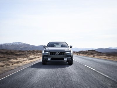 沃爾沃汽車發布全新V90 Cross Country