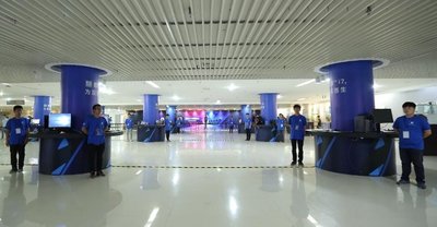 產品體驗區聚集各大廠商明星電競戰機