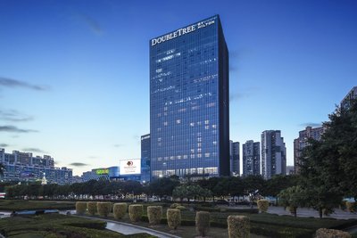 深圳龍華希爾頓逸林酒店作為首家國際全服務酒店亮相深圳交通樞紐