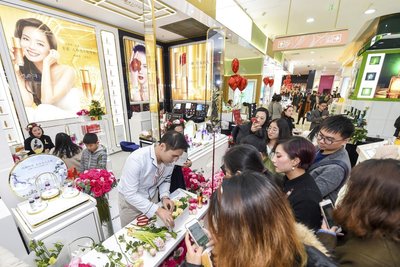 圣誕美出新“花樣” 美素在江城造了一個“花花世界”
