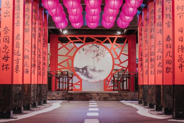 迎晶豬，品豐年：逛糖果大街、看大戲，來晶品重溫傳統年味兒