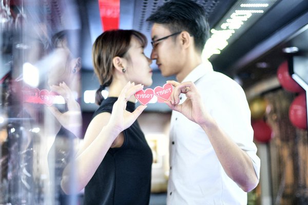 情侶們于天梭520驚喜求婚