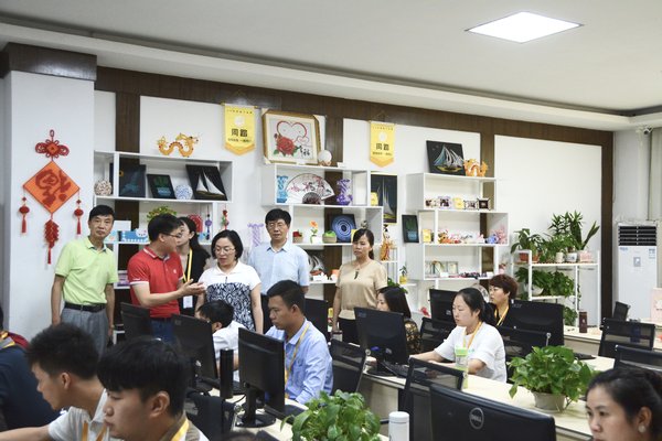 “最美傳承”：最美蜀繡殘疾人非遺就業培訓基地授牌儀式圓滿舉行