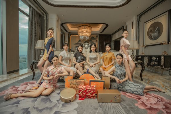 萬達瑞華中秋推出月餅禮盒，實力演繹“新中式風格”