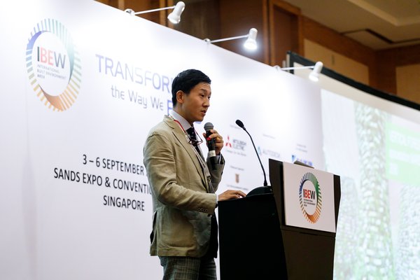 胥一波博士在IBEW現場探討都市森林化以及未來可持續城市形態