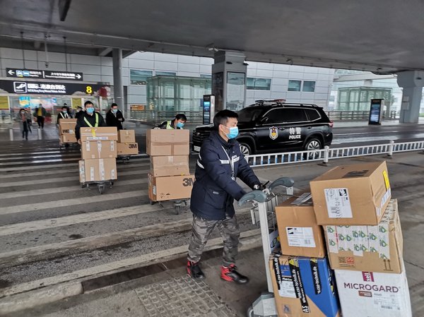 全球采購，共抗疫情--中聯重科首批海外采購醫療防護物資運抵長沙