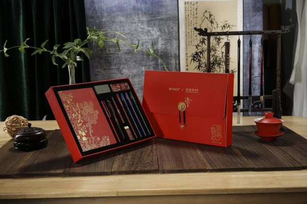 實力顏值雙爆表  晨光文具攜故宮文化推出“金榜題名”文具套裝