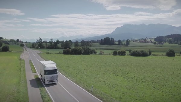 Hyundai Motor Launches XCIENT Fuel Cell Truck at Digital Event